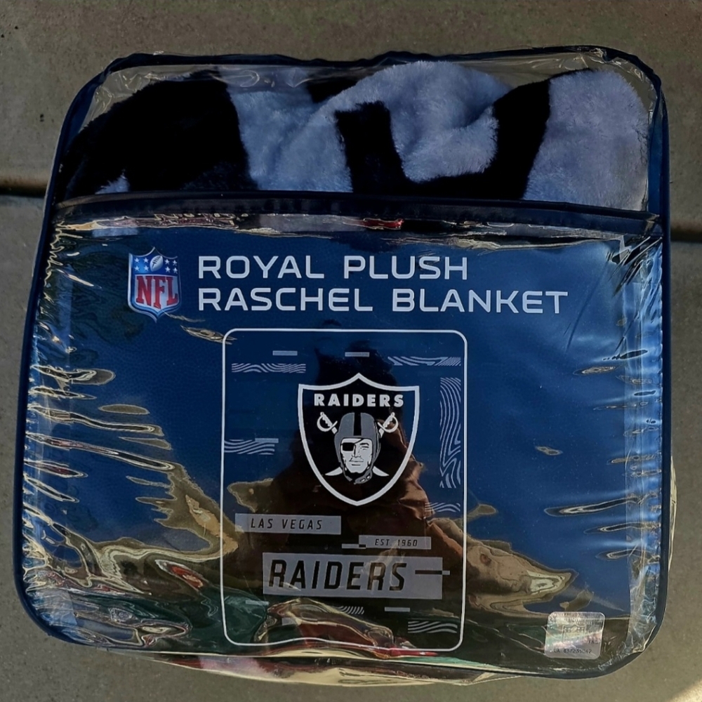 TWIN SIZE RAIDERS BLANKETS